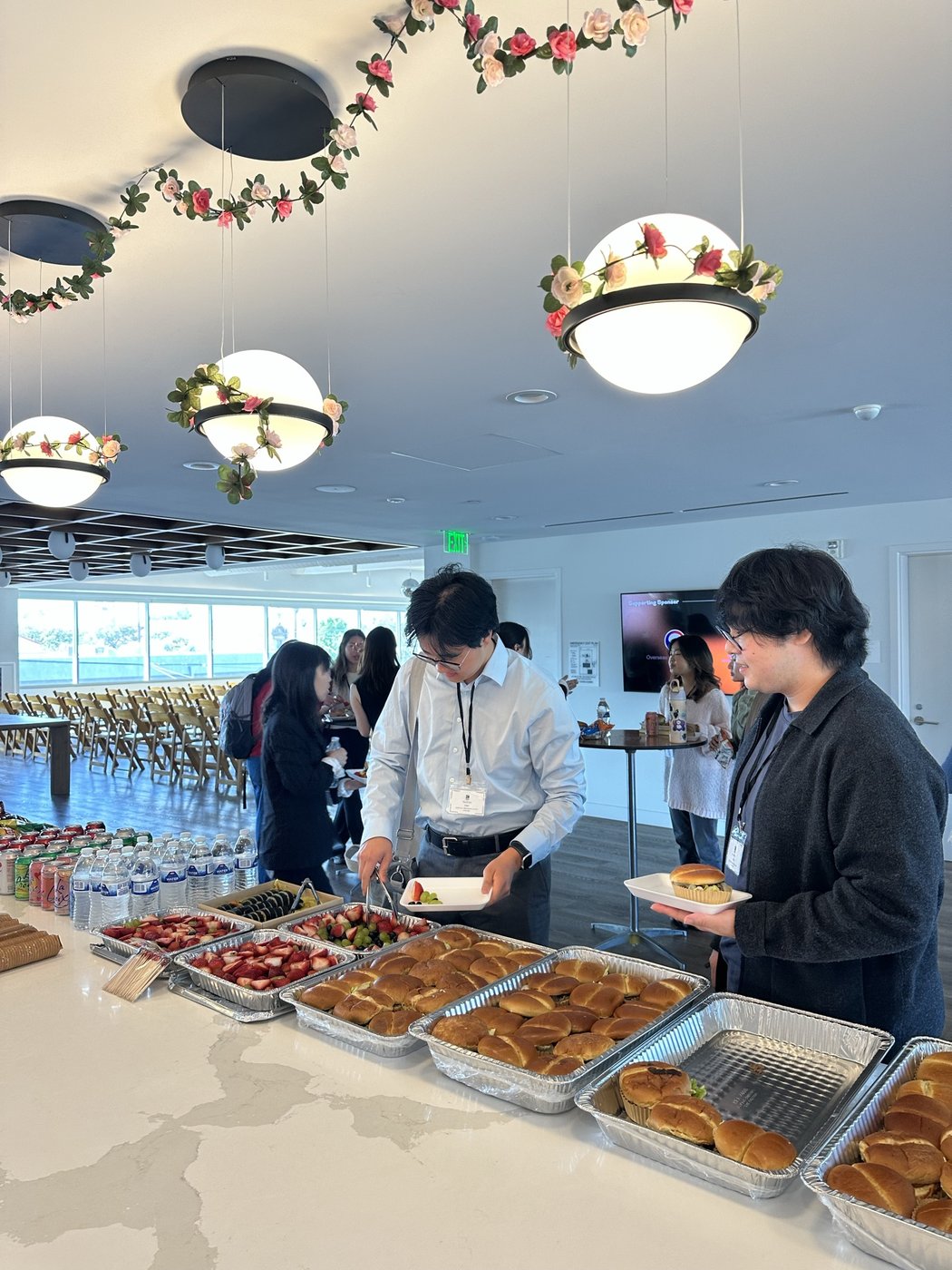 Guest plating Korean dishes